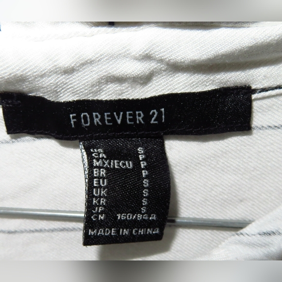 Lot of 3 Small White Forever 21 Crop/Tube Tops - Picture 6 of 6